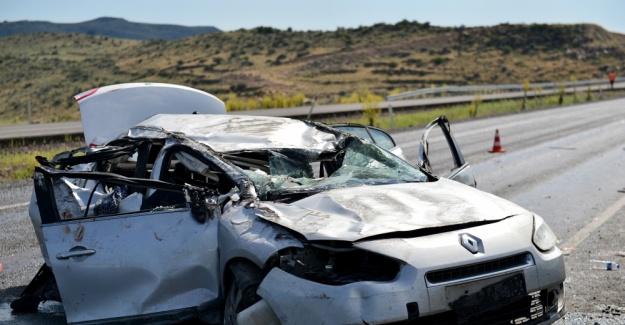 kayseri de trafik kazasi 2 olu 3 yarali