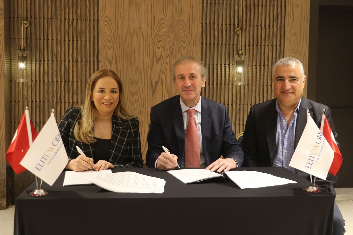 Elite World , ilk franchise anlaşması için imzayı attı