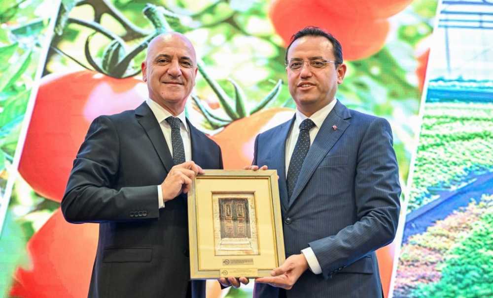 Antalya’da tarım zirvesi büyük ilgi gördü