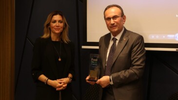 Yaşanabilir bir dünya için farkındalık yaratıyor