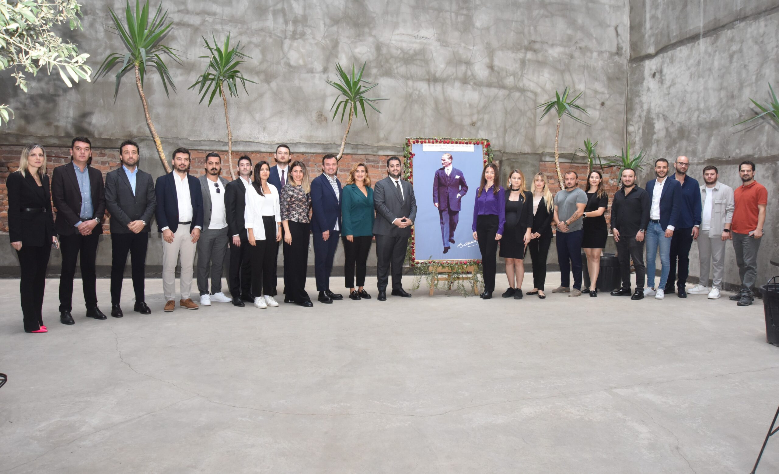 İzmir’in genç girişimcileri yeni yönetimi ve başkanı seçti