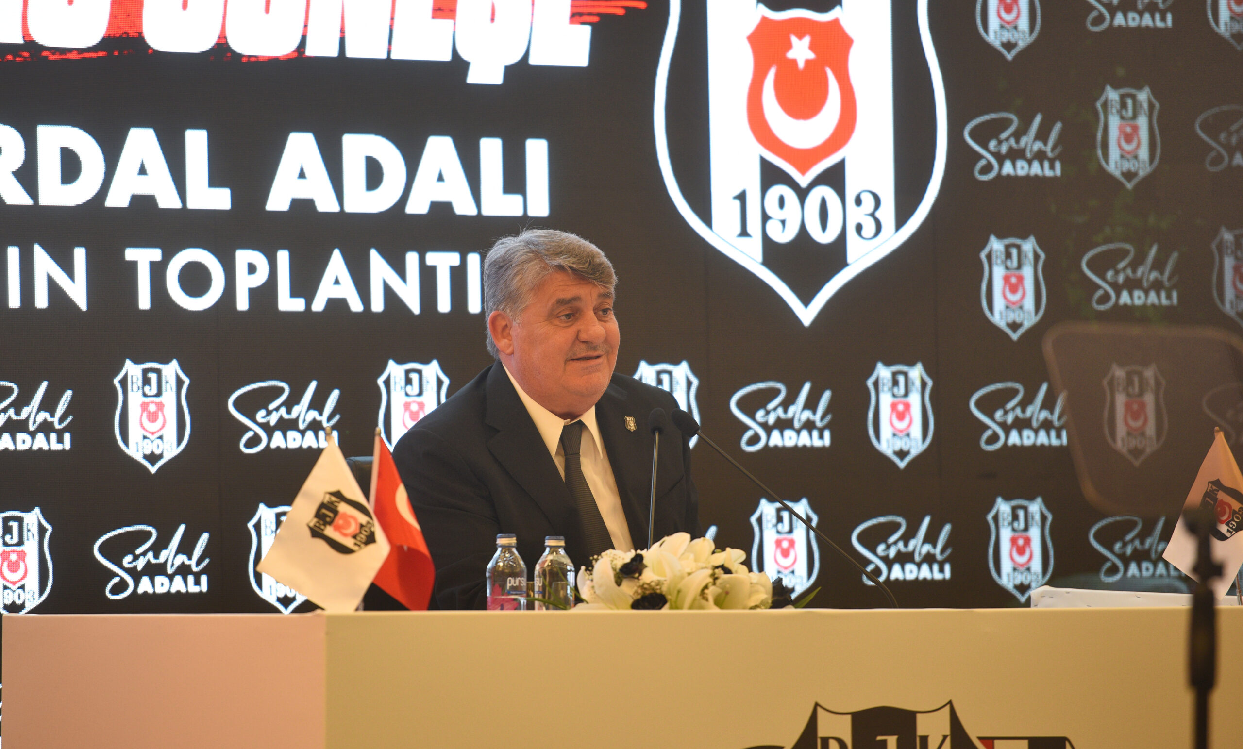 Efsane isim Beşiktaş başkanlığına aday oldu