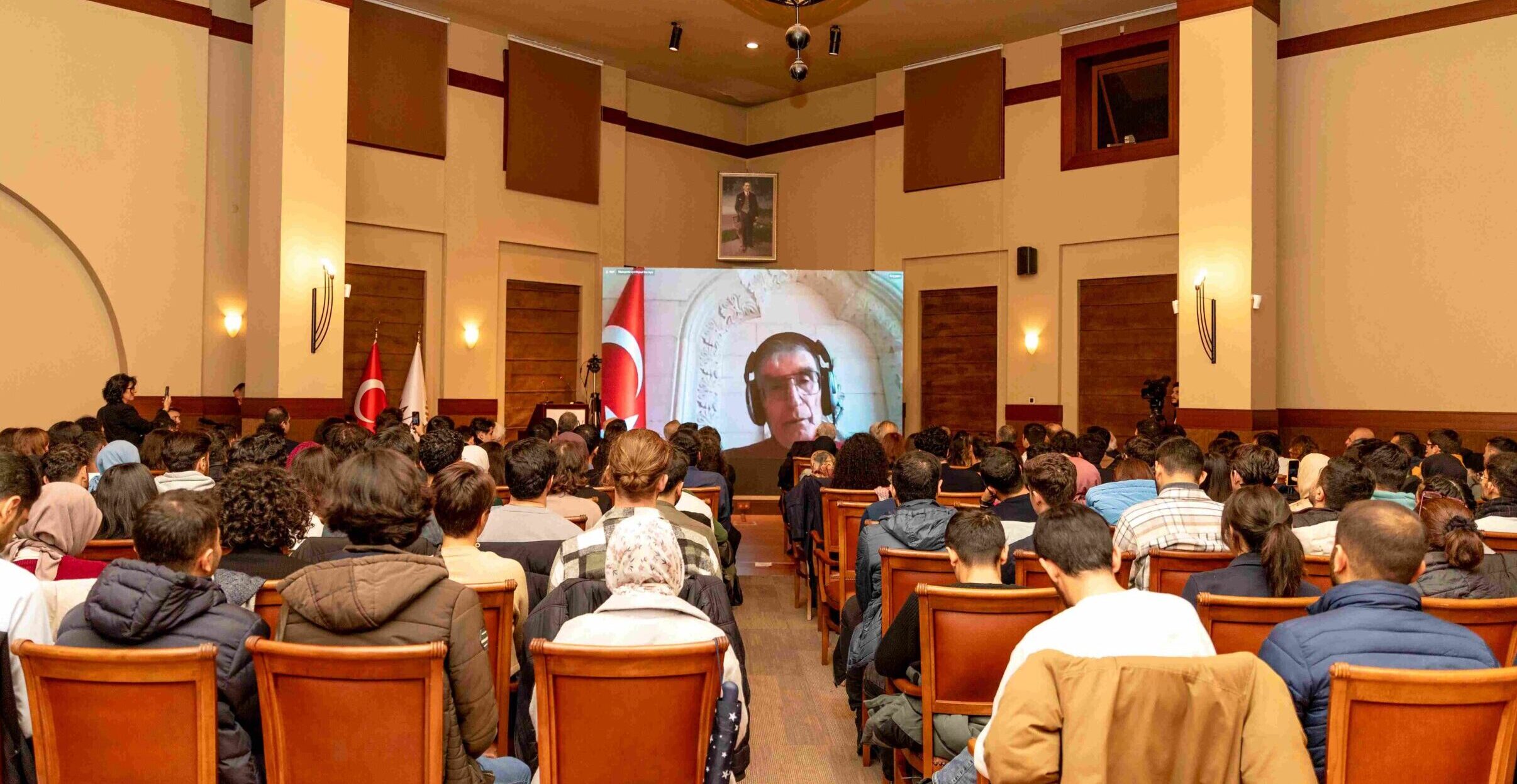 Prof. Dr. Aziz Sancar Mardinli gençlerle bir araya geldi