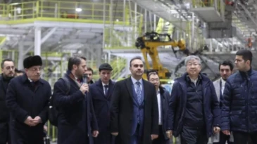 Bakan Kacır, Çin Otomotiv Devini Türkiye’ye Yatırım İçin Davet Etti