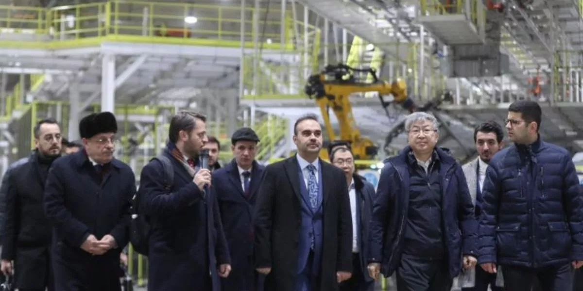 Bakan Kacır, Çin Otomotiv Devini Türkiye’ye Yatırım İçin Davet Etti