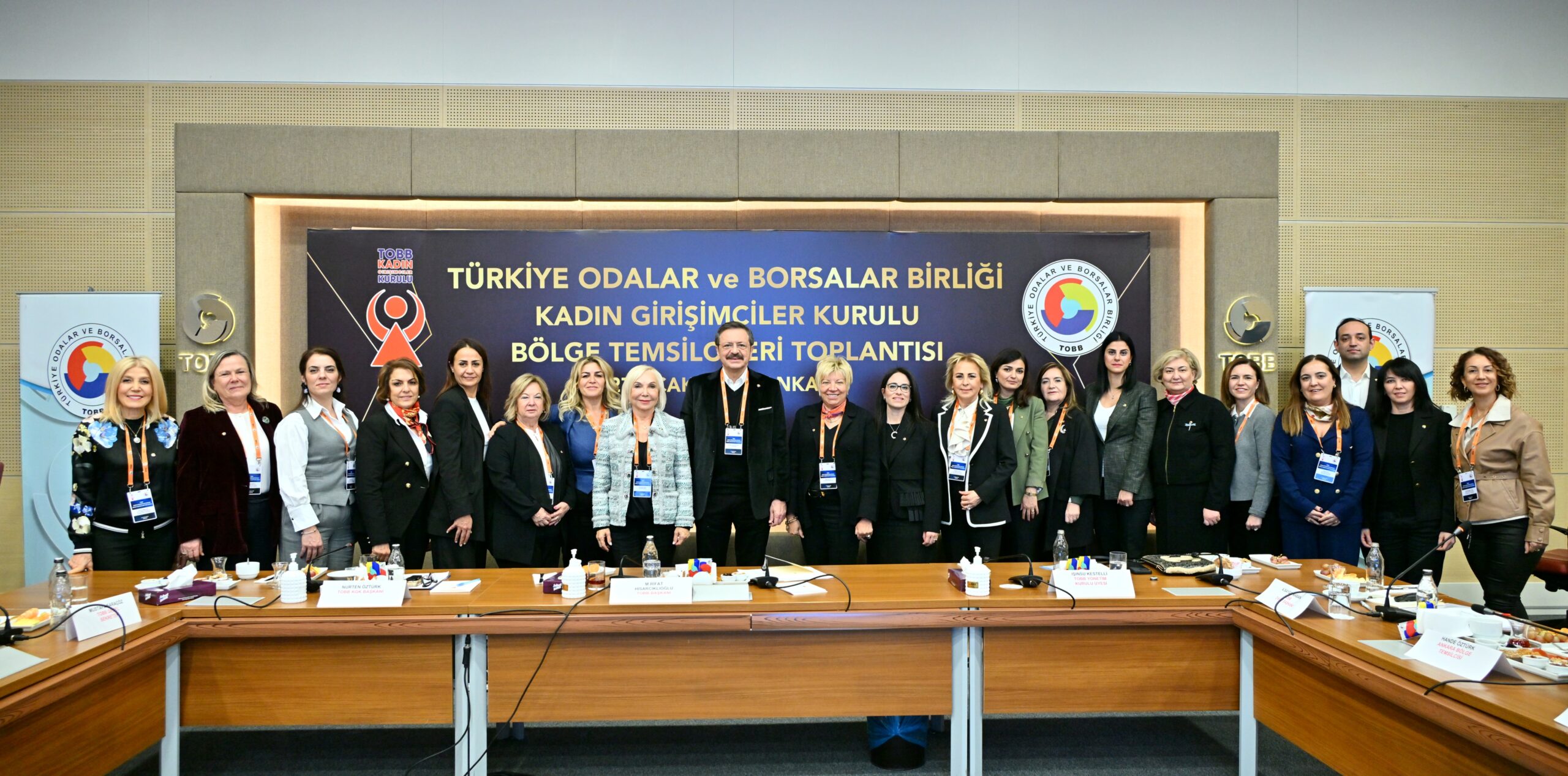 Başkan kadın girişimcilerin bölge temsilcileri ile buluştu