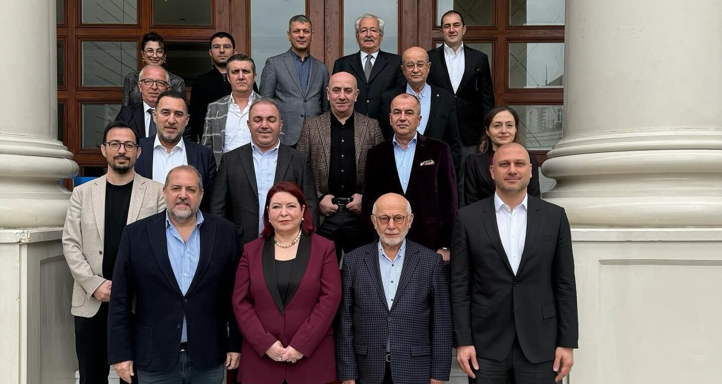 Senur Akın Biçer, KESİD’de başkanlığına devam ediyor