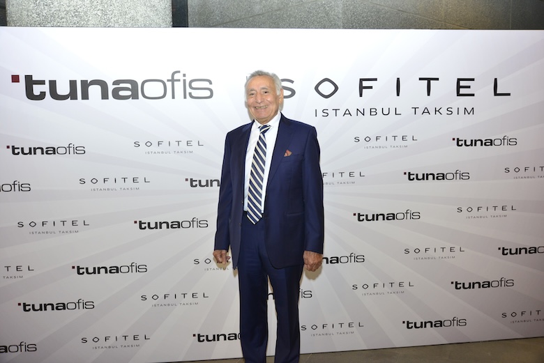 İş ve cemiyet hayatının ileri gelen isimleri iftar yemeğinde buluştu