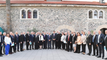 İzmir’i birlikte yönetelim dedi iklim krizine karşı mücadele sözü verdi