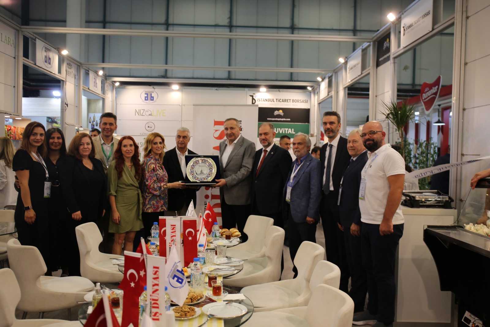 Güvenilir Ürün Platformundan Ali Kopuz’a plaket