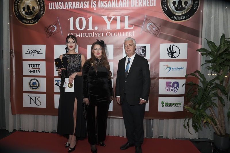 Celal Toprak’a sosyal sorumluluk ödülü verildi
