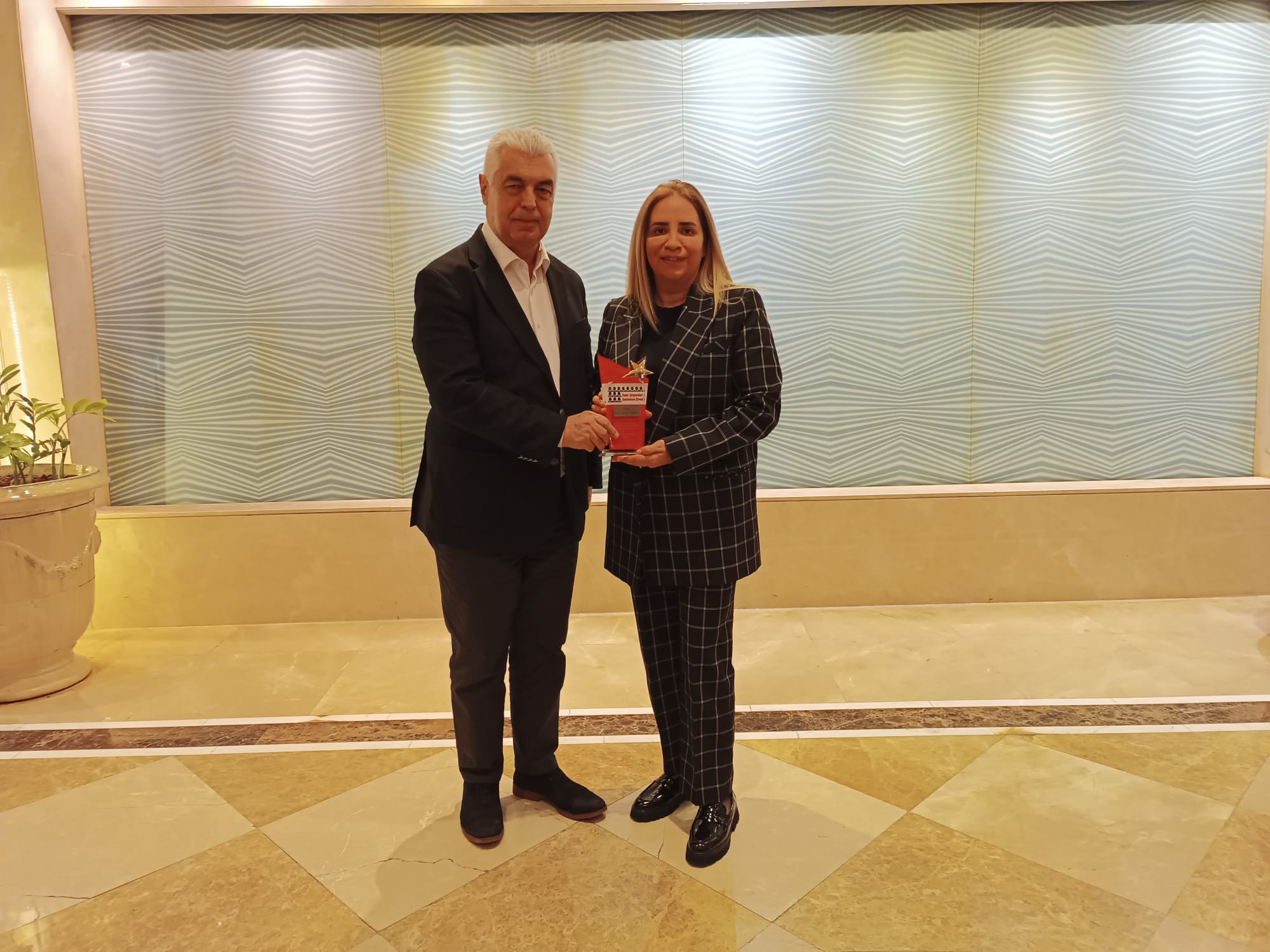Dayanışma Ödülü’nü Emel Elik Berazoğlu aldı