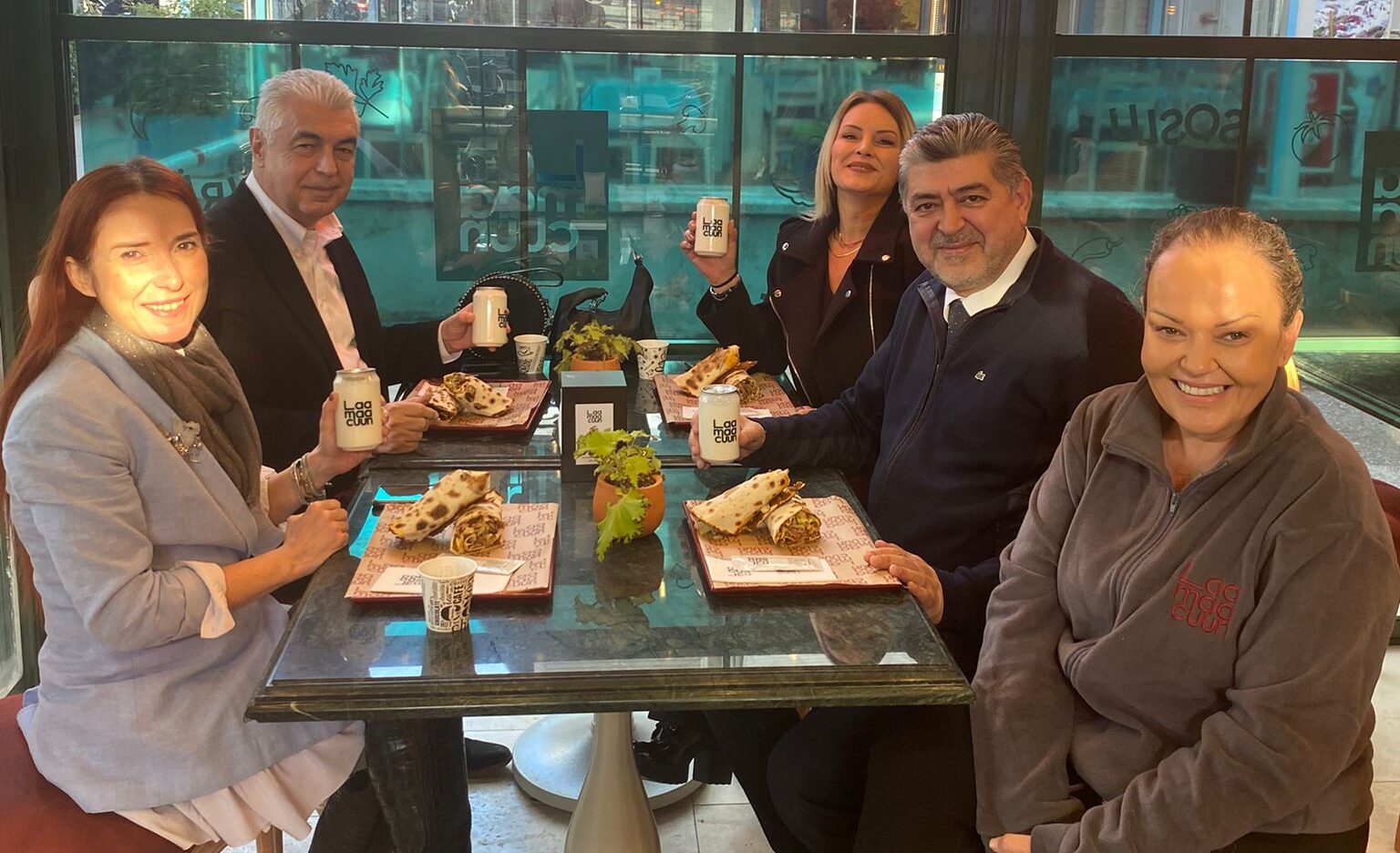 Özlem Mekik lahmacunda bir ilk dedi ve yeni lezzetlere yelken açtı
