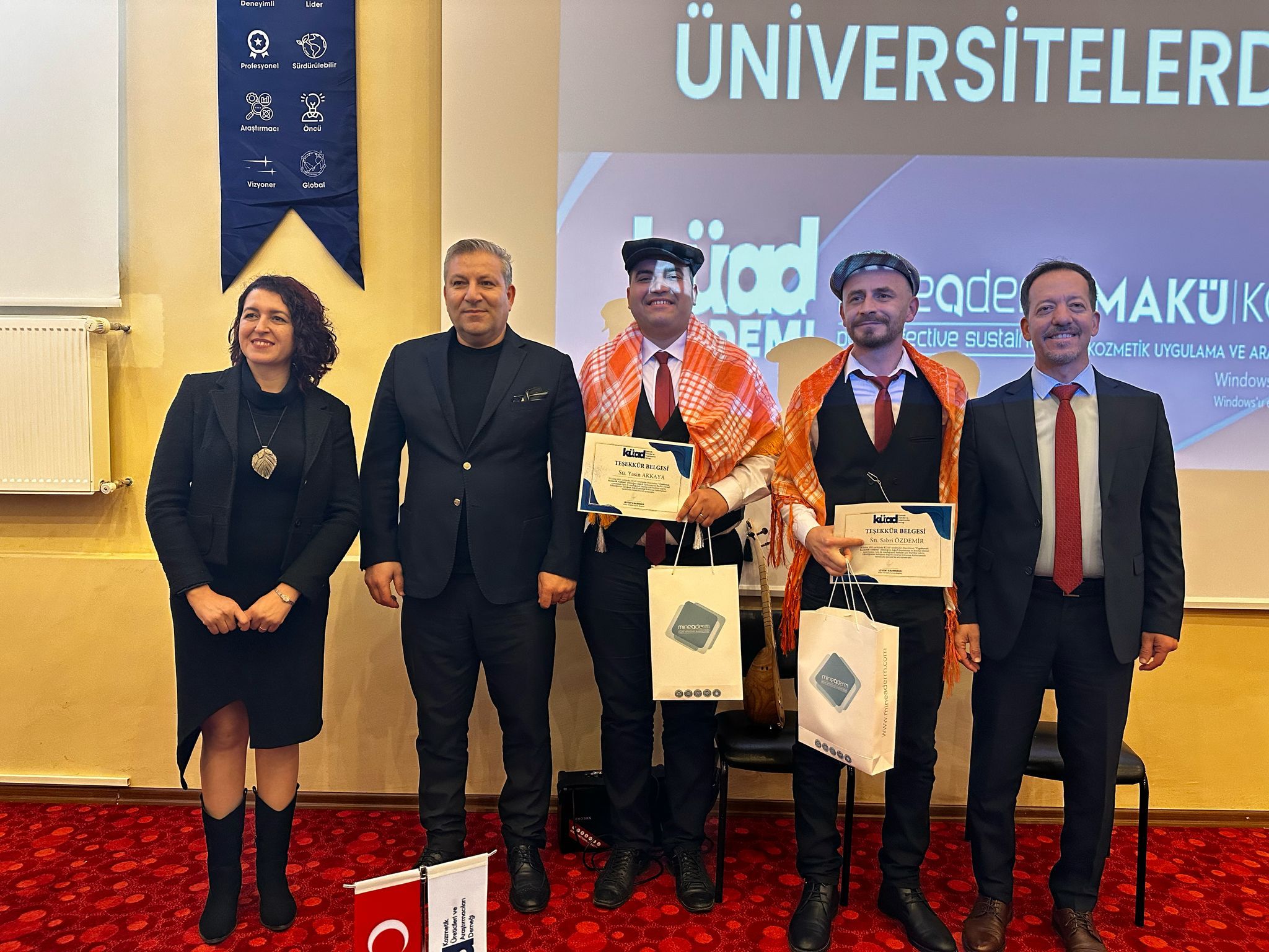 Üniversite öğrencileri kozmetik üretimini deneyimledi