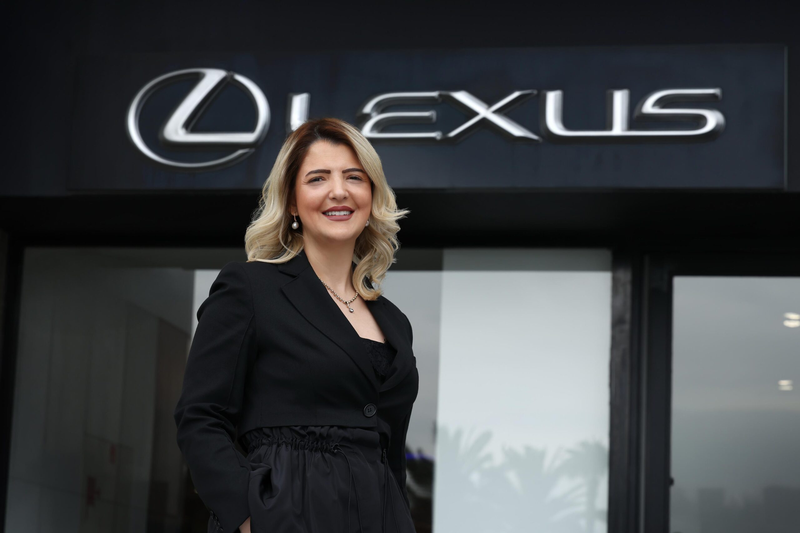 Lexus’a kadın eli değecek