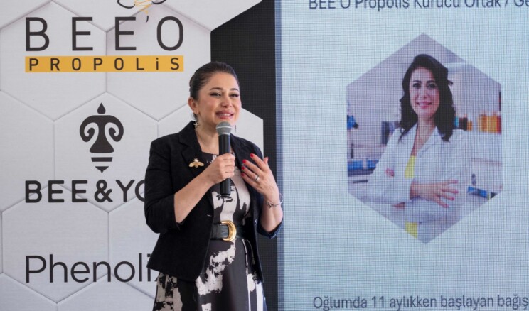 “Arı varsa hayat var” dedi,  daha temiz bir dünya mesajı verdi