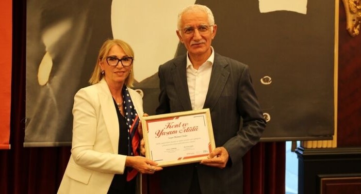 “Yaşanabilir Kentler” için çalışanlar ödüllendirildi