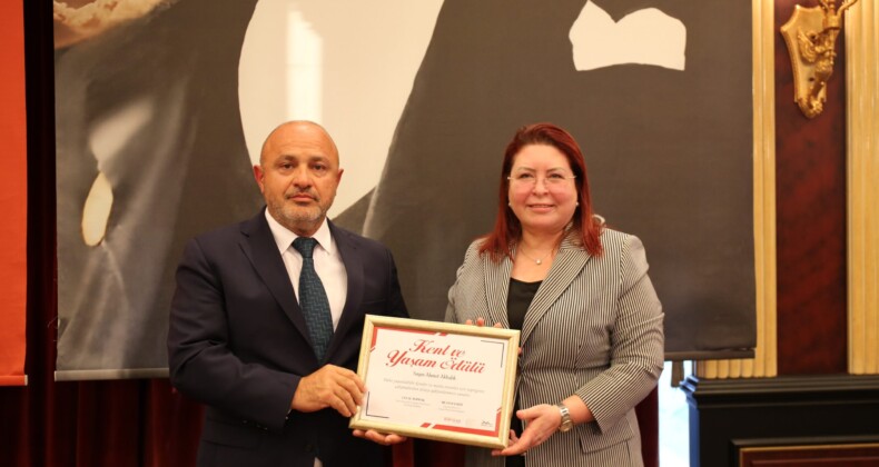 Ödülü aldı doğru zaman dedi faizi ilk düşüren oldu