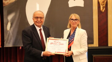 Kadın girişimciliğine yaptığı katkılar ödüllendirildi