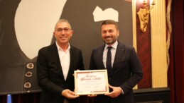 Kent Ulaşımına Katkı Ödülü Nevhan Gündüz’ün oldu