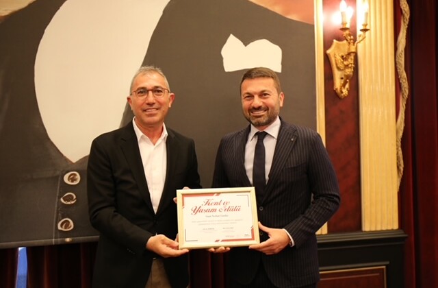 Kent Ulaşımına Katkı Ödülü Nevhan Gündüz’ün oldu