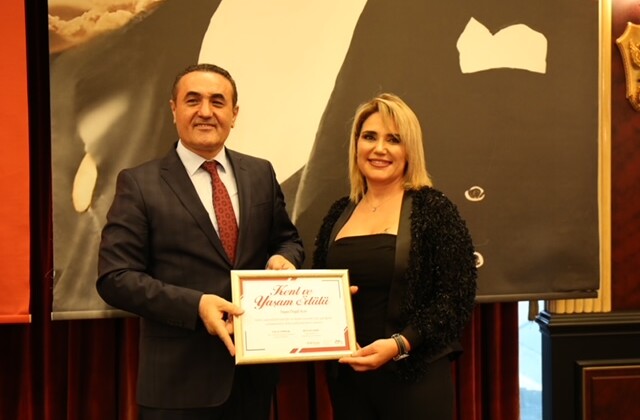 Girişimci Ödülü Özgül Acır’a gitti