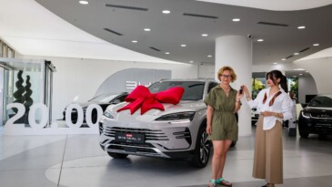 Az zamanda 20 bin otomobil sattı