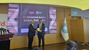 Celal Toprak en iyi ekonomi yazarı seçildi