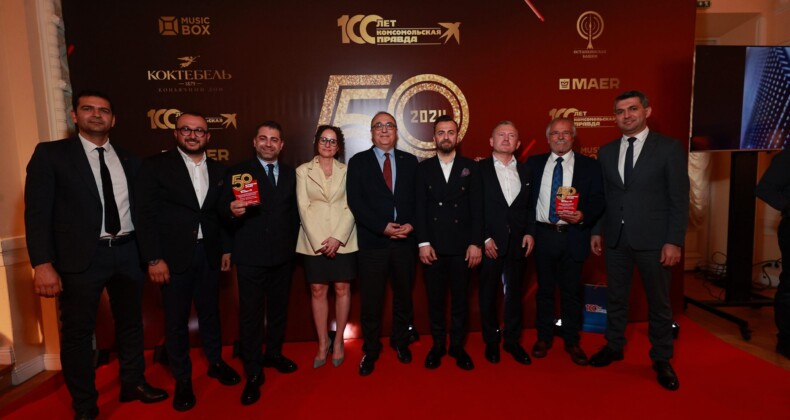 Kızıl Meydan’da ödüllerini aldılar
