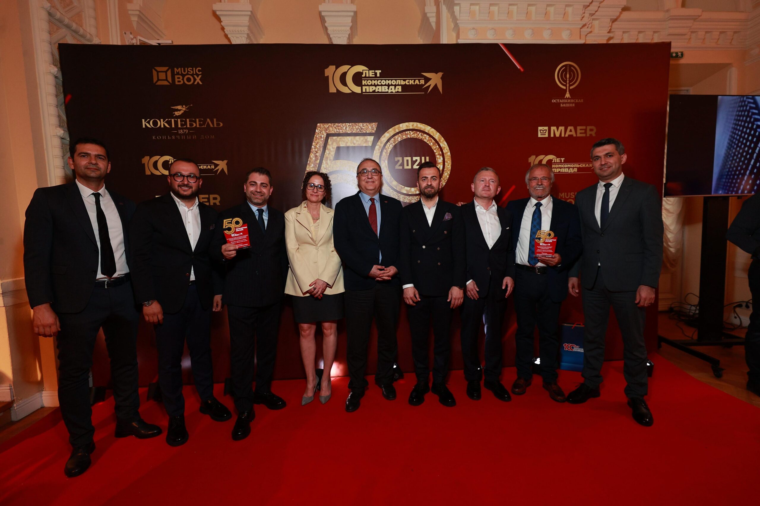 Kızıl Meydan’da ödüllerini aldılar