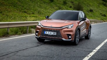 Lüks otomobil modeli SUV kampanyası başlattı