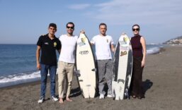 Binlerce gencin sörfle tanışması belgesel oldu